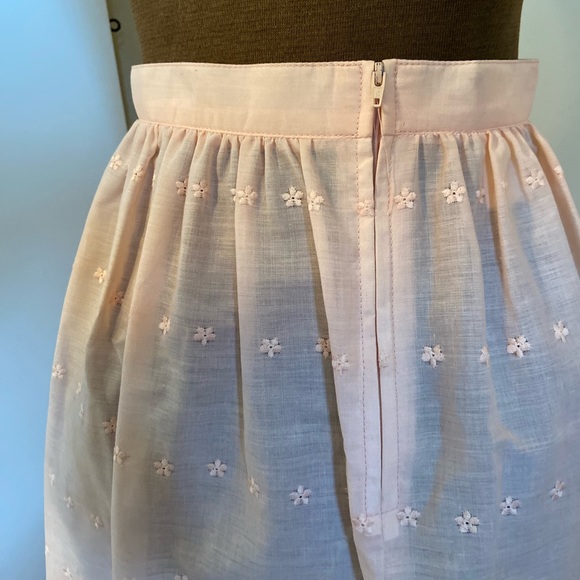 Vintage light pink/peach a-line embroidered skirt - Picture 5 of 10